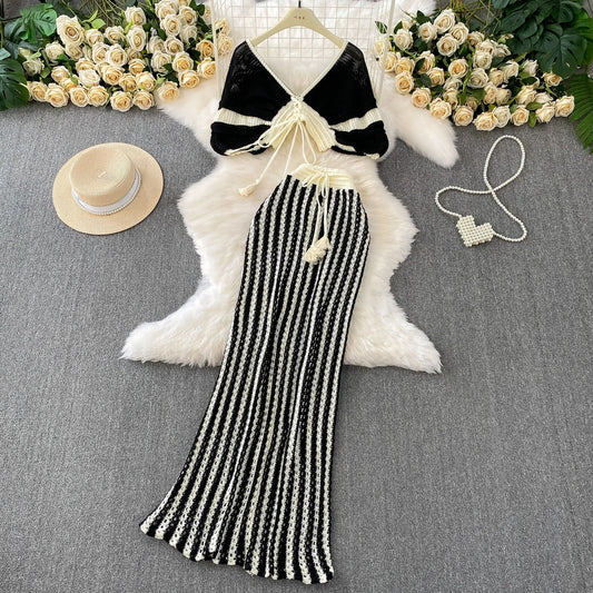 Vacation-style Lace-up V-neck Bell-sleeve Cropped Top + Knit Skirt (Two Piece Set)