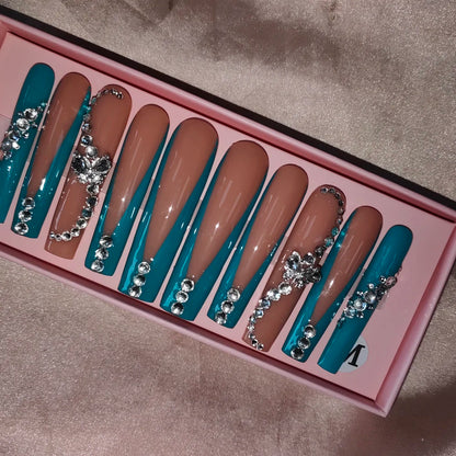 Wholesale Handmade Short Artificial Acrylic French Press Nails Luxury Coffin Style False Nail Tips Rhinestones for Fingers Salon