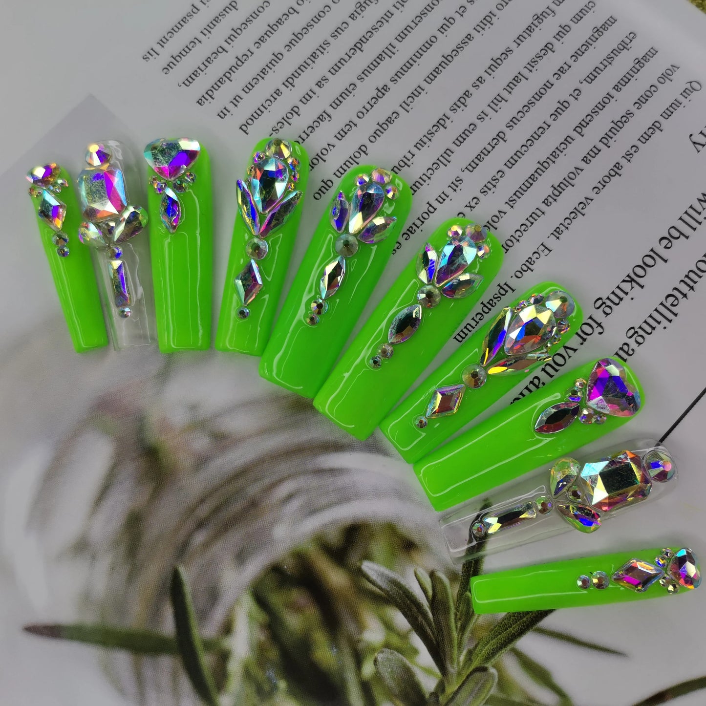 French Press on Nails Acrylic Hand Painted Designer Private Label Logo Customized Packaging Artificial Fingernails