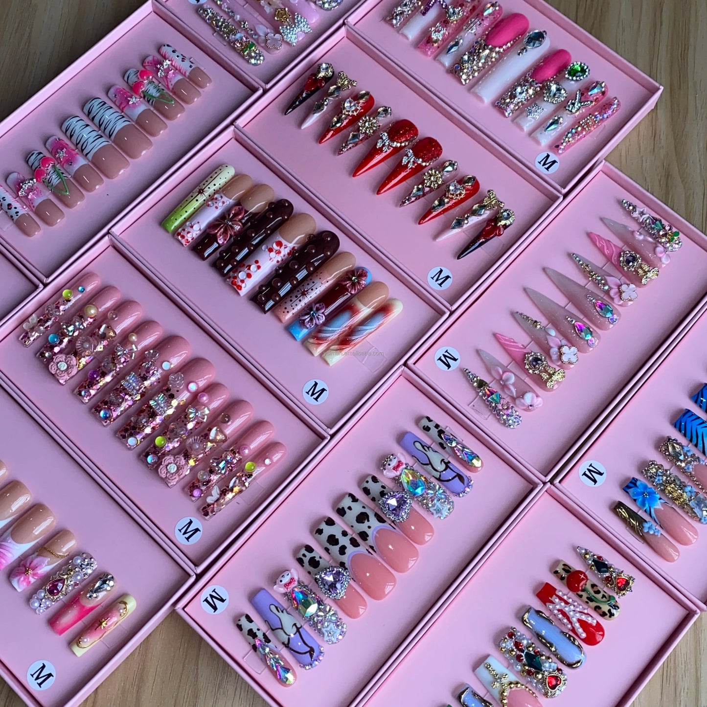 Wholesale Handmade Short Artificial Acrylic French Press Nails Luxury Coffin Style False Nail Tips Rhinestones for Fingers Salon