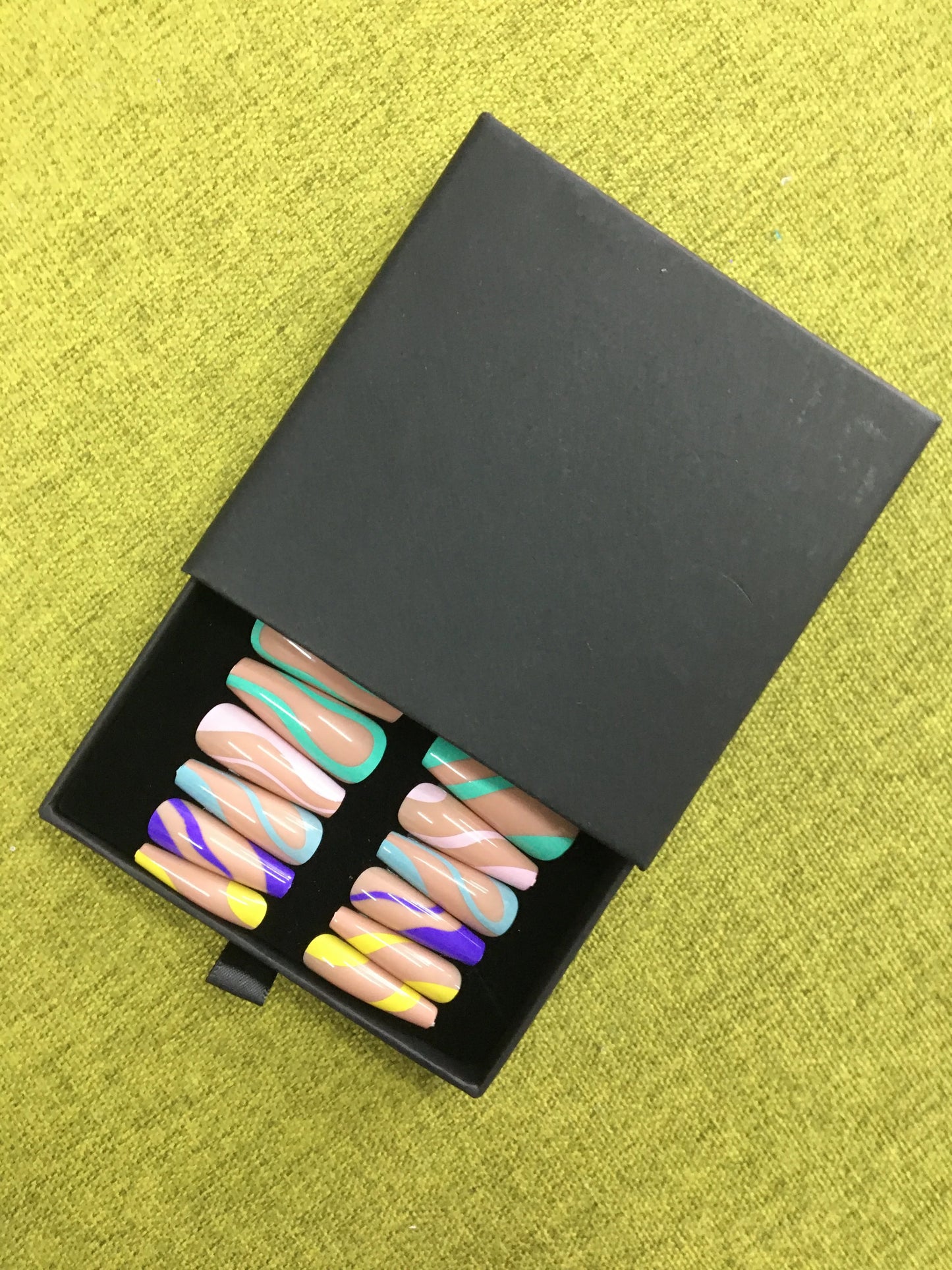 French Press on Nails Acrylic Hand Painted Designer Private Label Logo Customized Packaging Artificial Fingernails