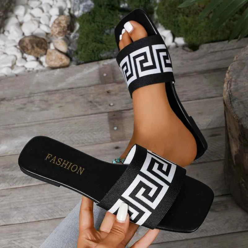 New Letter Slippers Fashion Slippers Flat Shoes Beach Comfortable Versatile Sandals