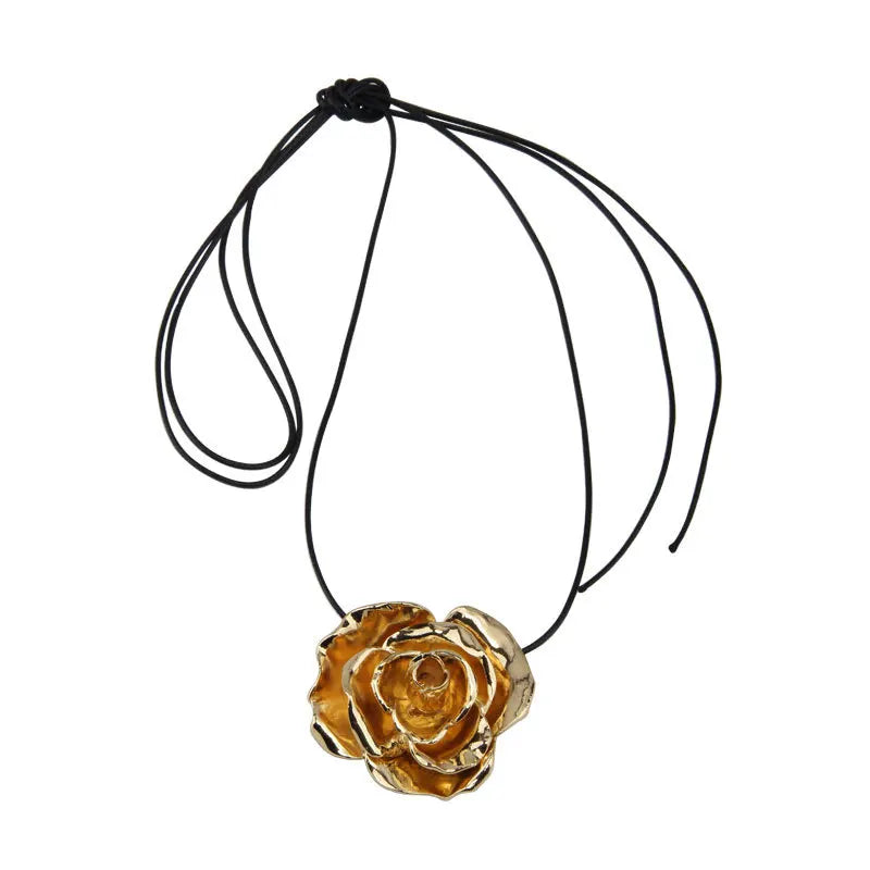 Elinia French Vintage Three-dimensional Metal Large Flower Strap Choker