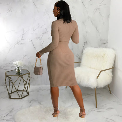 Solid color long-sleeved white collar dresses