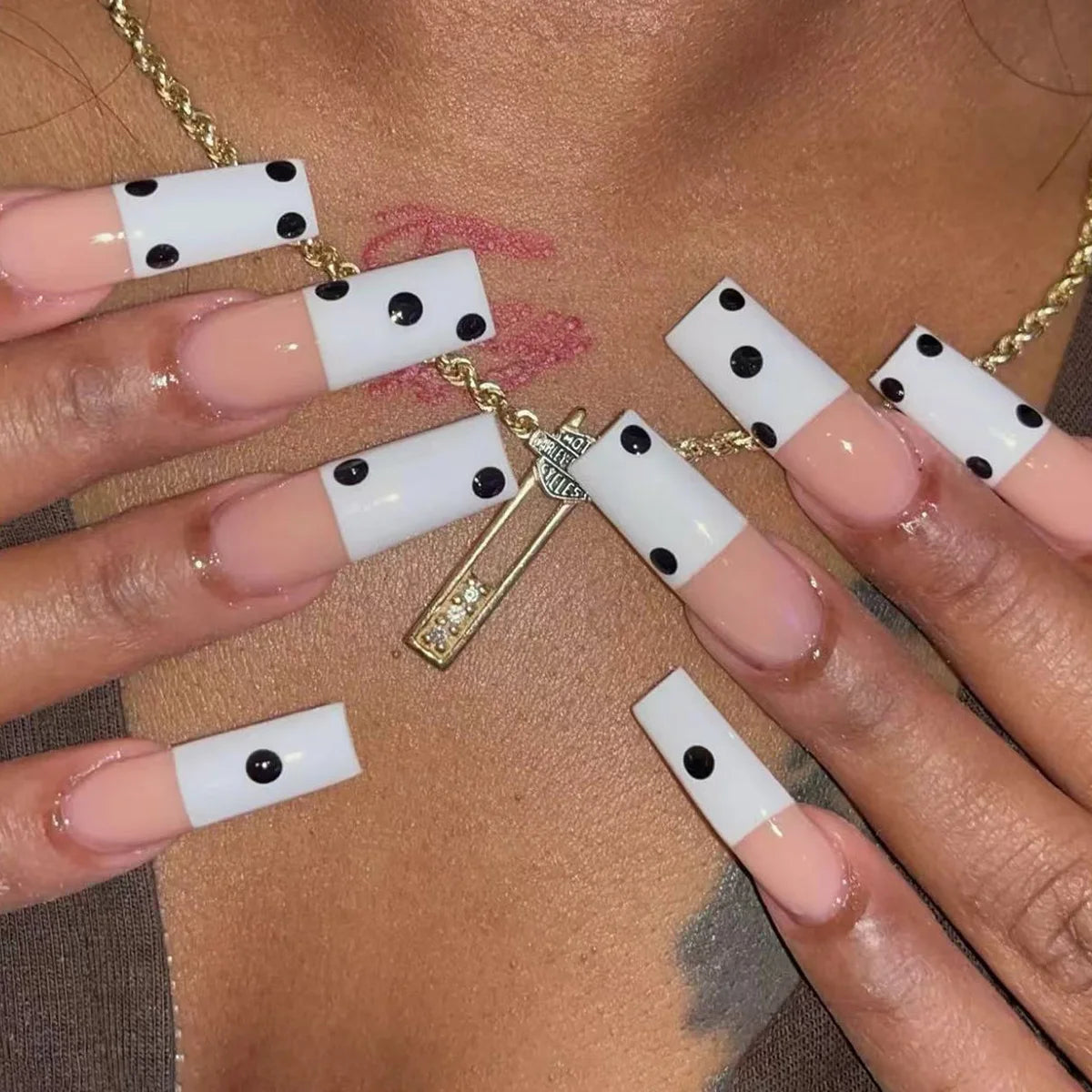 False Nails 