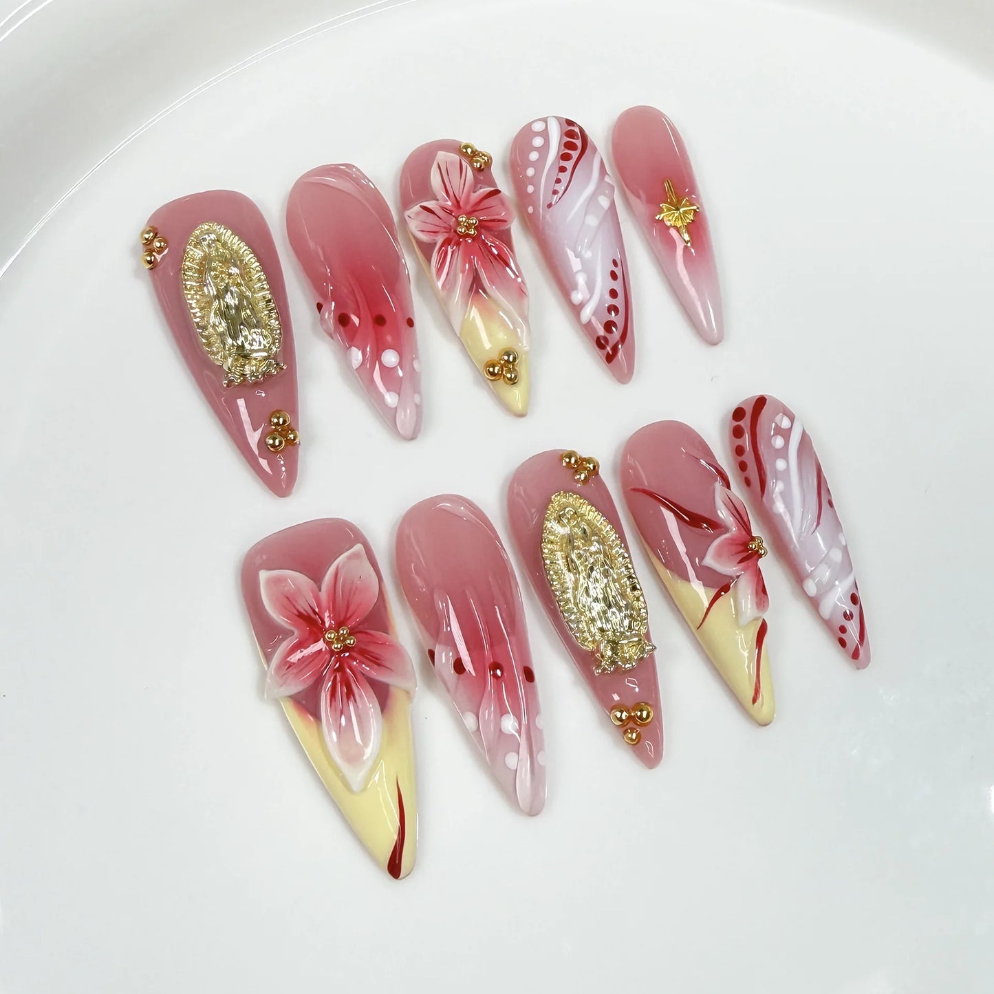 10pcs Retro Golden Almond Handmade Press on Nails Heart Pattern Fake Nails False Nail Artificial Nail 네일팁 Накладные Ногти Uñas