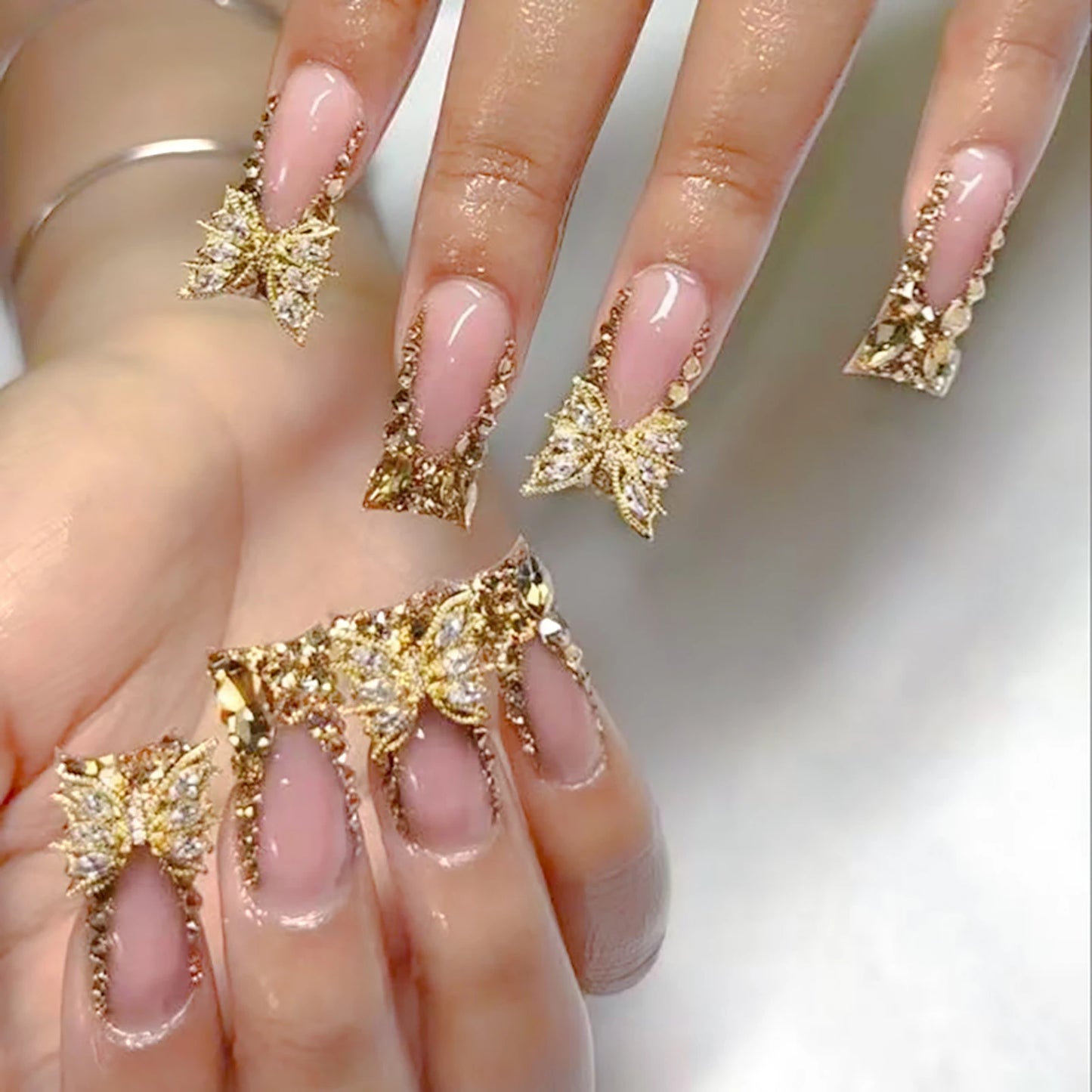 False Nails 