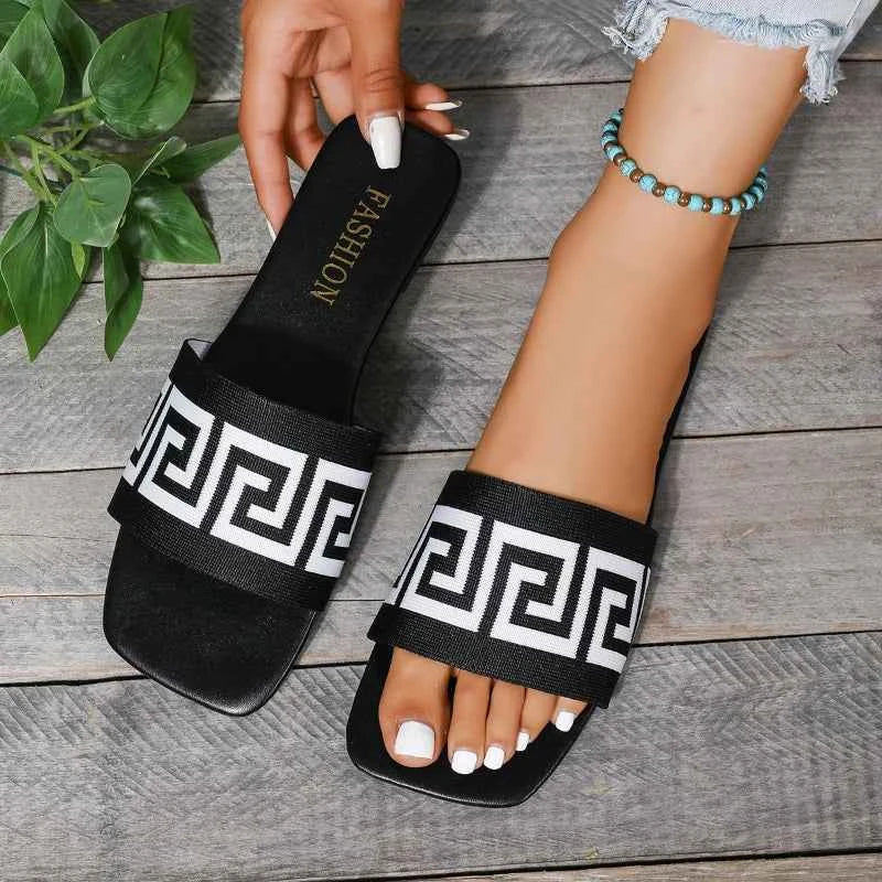 New Letter Slippers Fashion Slippers Flat Shoes Beach Comfortable Versatile Sandals