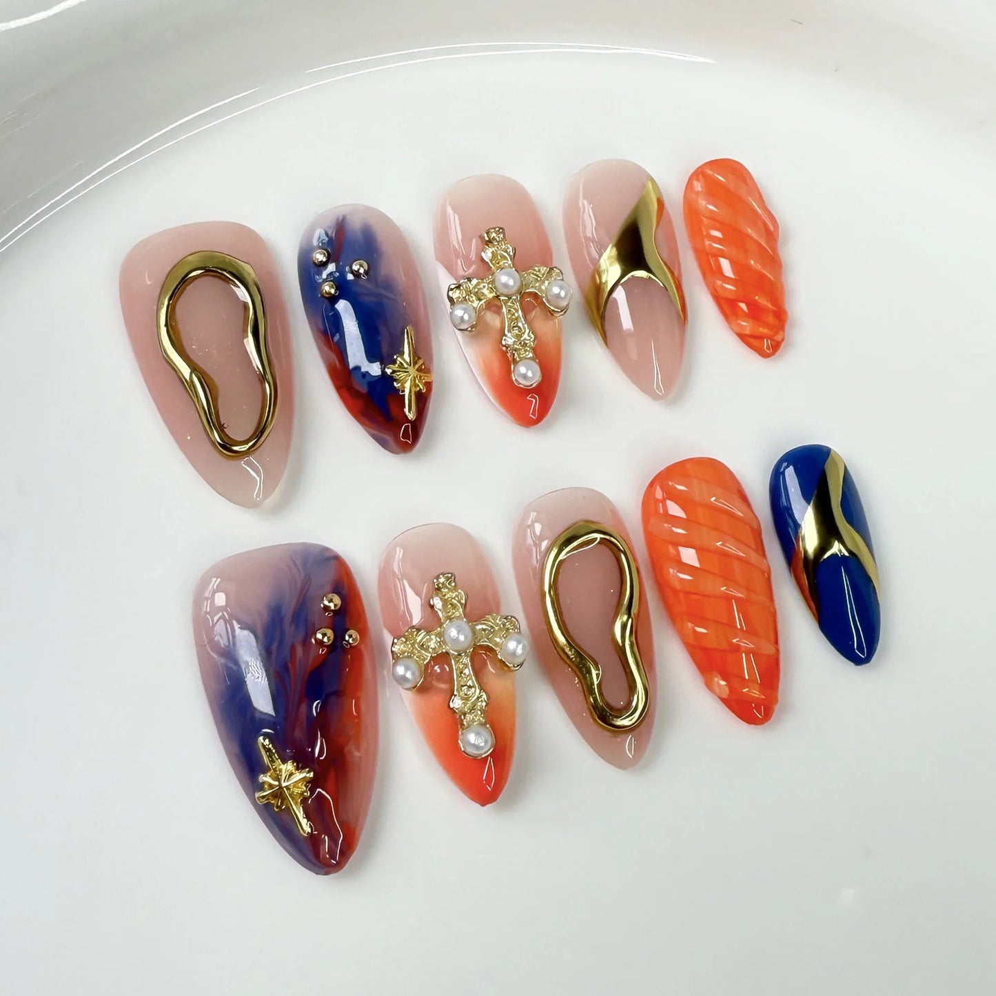 10pcs Retro Golden Almond Handmade Press on Nails Heart Pattern Fake Nails False Nail Artificial Nail 네일팁 Накладные Ногти Uñas