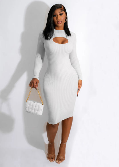 Solid color long-sleeved white collar dresses