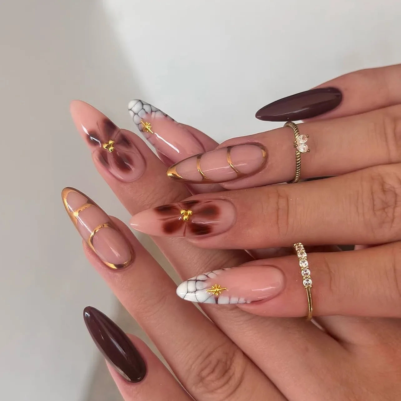 24pcs Women'S Nail Set Burgundy Almond Shape Medium Length Solid Color with Floral Golden Dust Design Fake Nails for Women/Girls