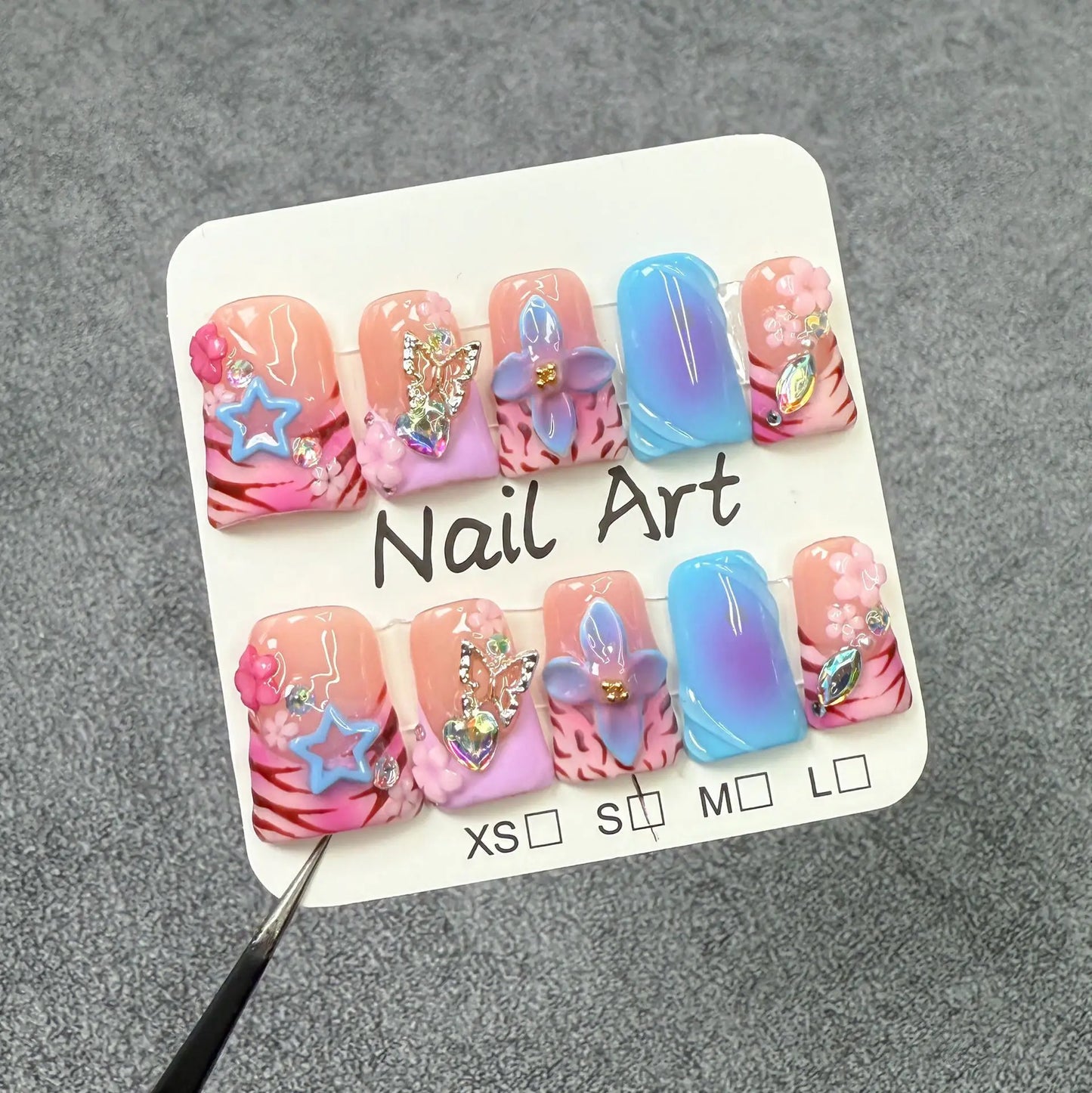 10pcs Handmade False Nail Art Pink French Fake Nail Short Flower Press on Nails Tips Duckbill with Rhinestone Nails Set Wearable