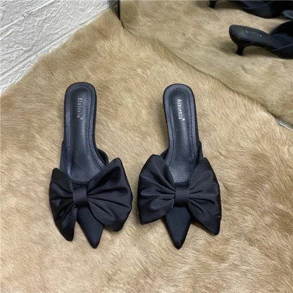Polka Dots Pointed Toe Bow Heel Shoes