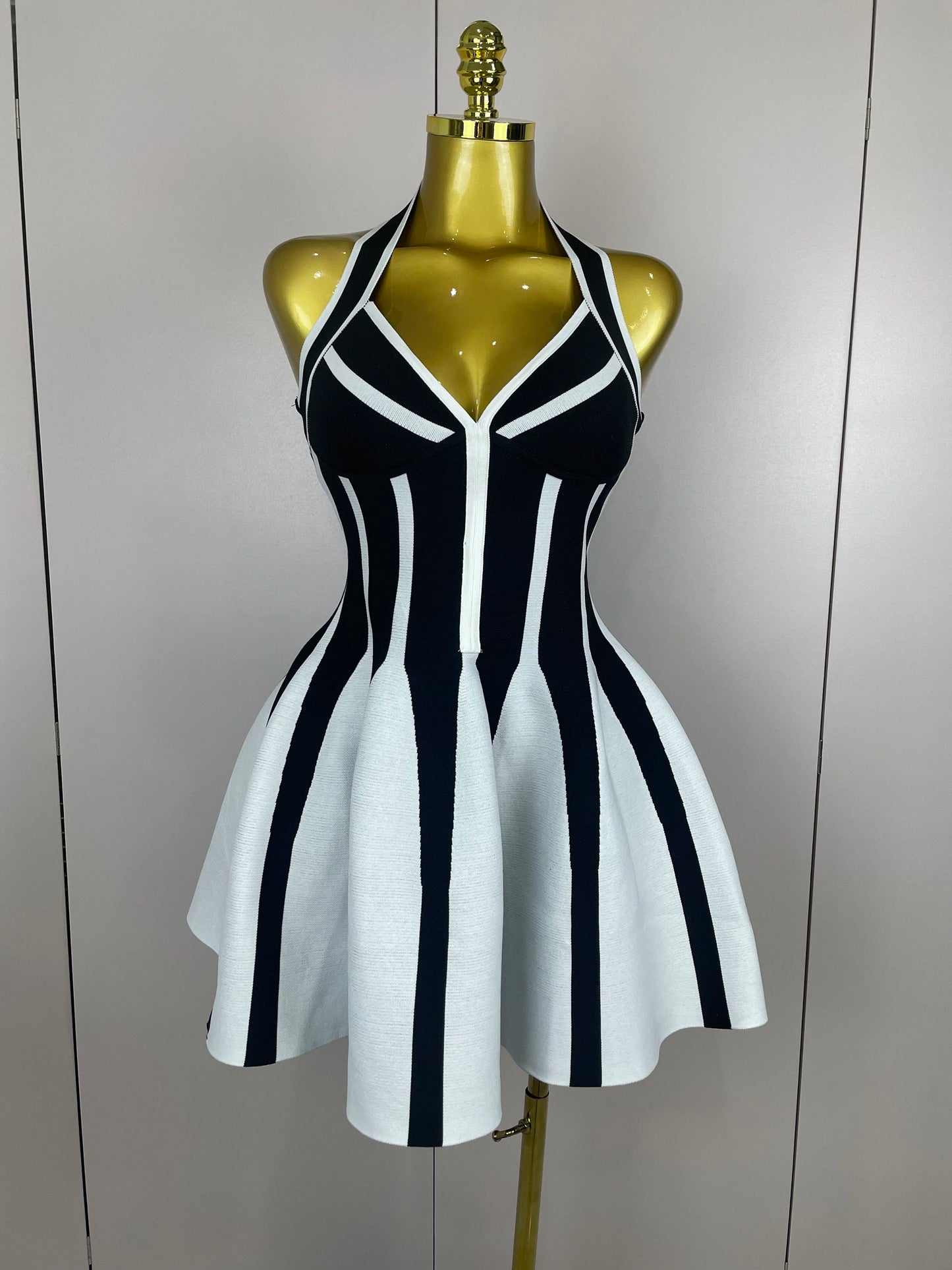 Celebrity Elegant Evening  Backless Black White Stripes Halter Bandage A Line Mini Dresses