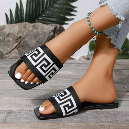 New Letter Slippers Fashion Slippers Flat Shoes Beach Comfortable Versatile Sandals