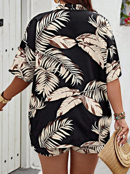 Fashionable resort style shorts suit