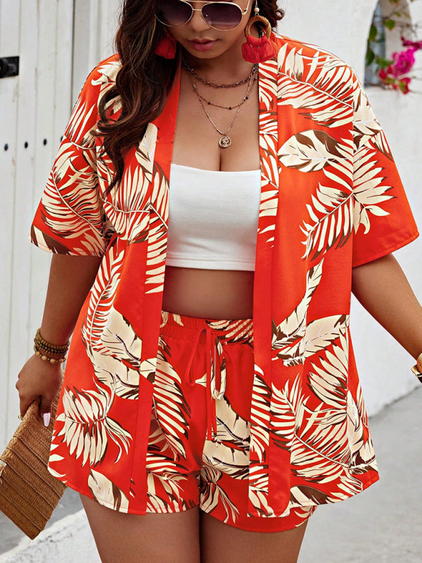 Fashionable resort style shorts suit