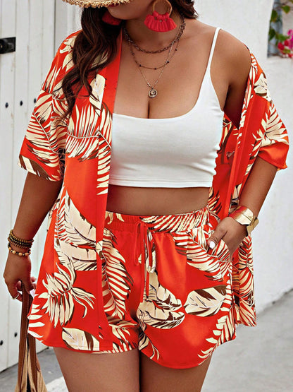 Fashionable resort style shorts suit