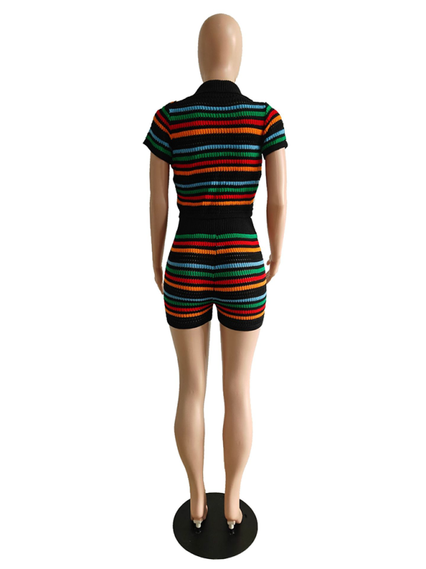 New knitted color short set